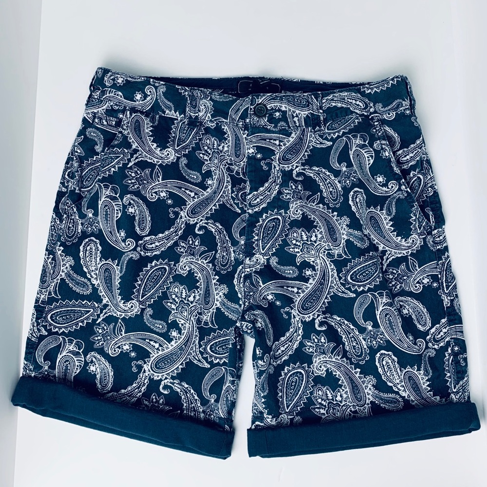 Men’s paisley casual shorts